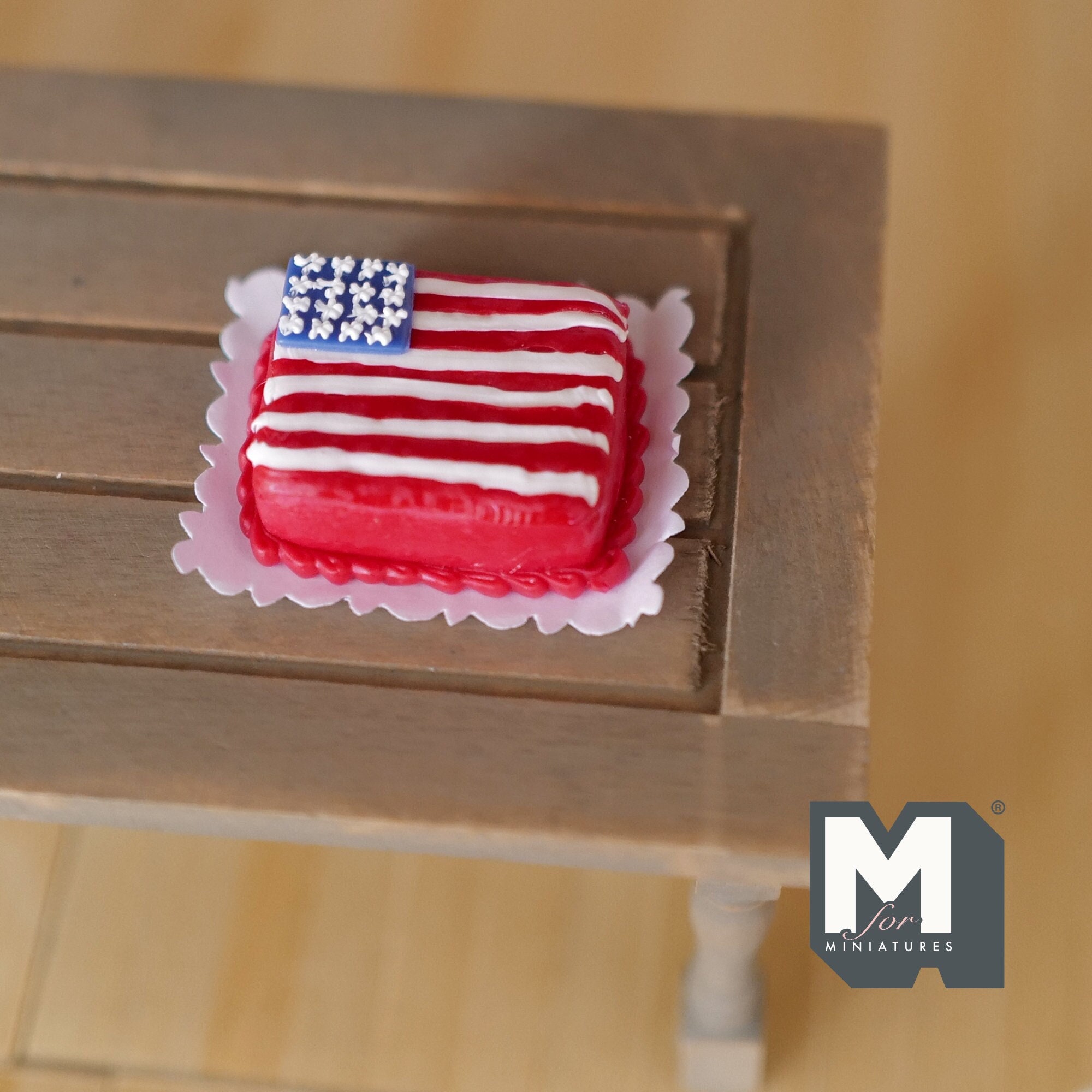 ドールハウス用品 ミニチュア アメリカ国旗ケーキ 1:12スケール USA 国旗ケーキ (粘土) E012 - Etsy 日本, image size:2000x2000