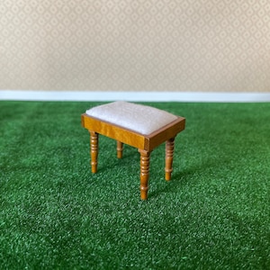 1:12 Dollhouse Supplies Miniature Makeup Vanity Chair , Dressing Table Chair , Beauty Chair , Cosmetic Chair - D039