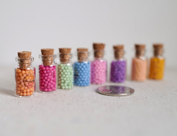 1:12 Dollhouse Miniature Glass Seasoning Container Bottle Set of 8 With  Corks and Ingredients B029 
