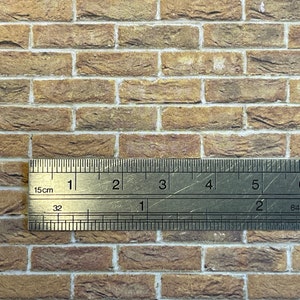 Melody Jane Puppenhaus-Set 'Yellow Brick' – DIY Kartonbogen, Maßstab 1:12