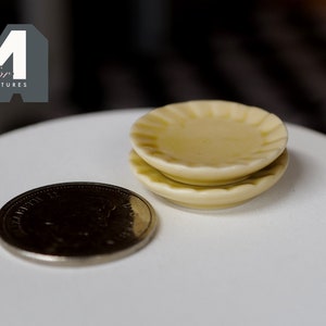 1:12 Scale Dollhouse Miniature Ceramic Plate Set of 2 (beige) - A074