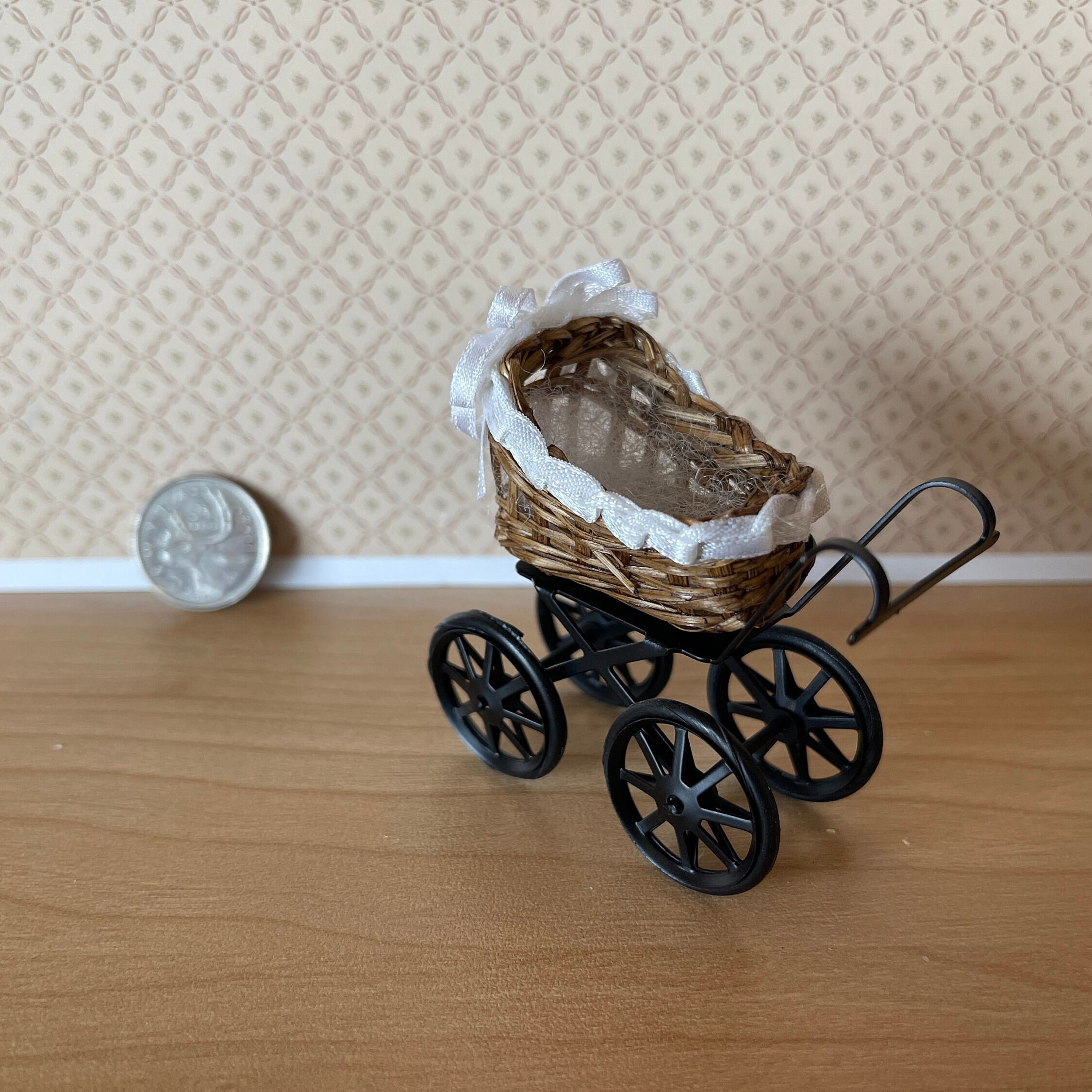 ドールハウス用品 ミニチュアベビーカー、1:12スケール ミニチュア