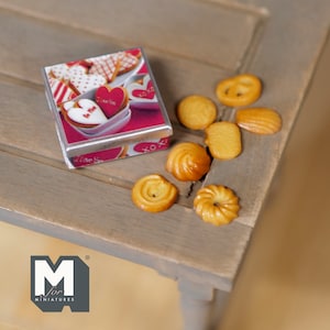 1:12 Dollhouse Supplies Miniature Butter Cookies Box with 7 Cookies - E033