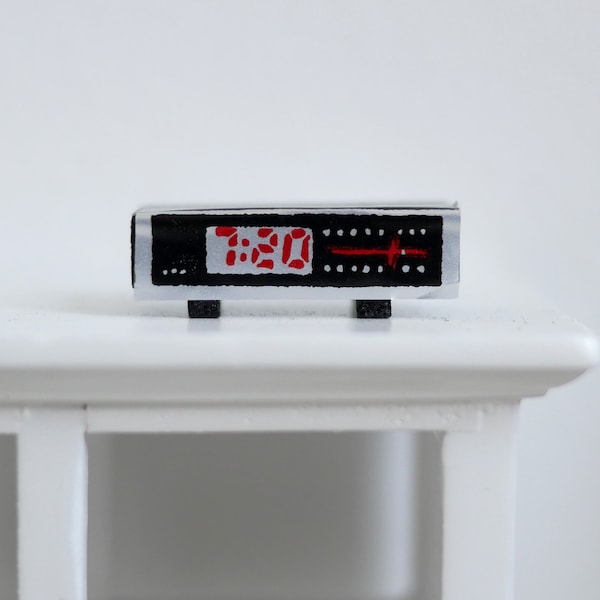 1:12 Dollhouse Miniature Digital Alarm Radio Clock - H025