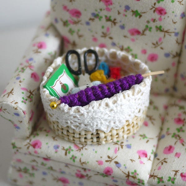 Dollhouse knitting basket dolls house 1 12th scale miniature - F025