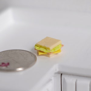 1:12th Dollhouse miniature sandwich 1 12th scale - E031