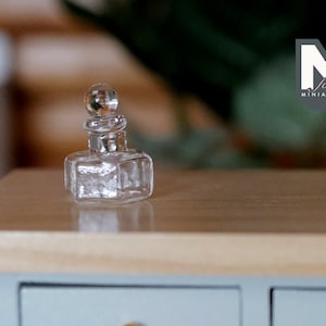 1:12 Puppenhaus Miniatur Kleine Klar Glas Flasche mit Deckel (A13） F013
