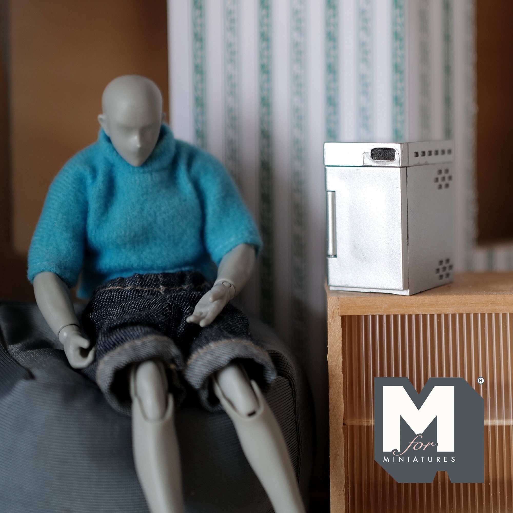 1:12 Scale Miniature Refrigerator - Blue Dollhouse Decor, 4.7x2.9x2.4 Inches