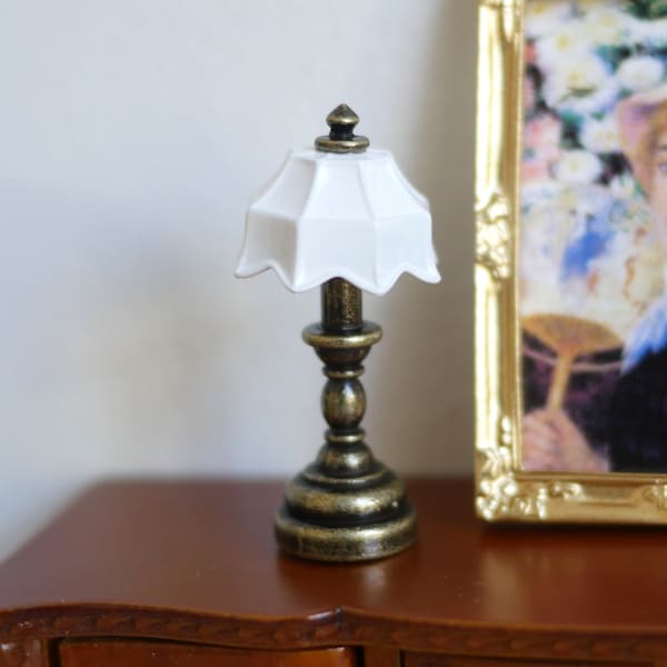 1:12 Dollhouse Miniature table lamp, desk lamp, lighting, living room table light - C085