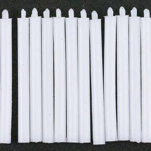 1:12 poppenhuisbenodigdheden miniatuur witte kandelaars Set van 12 (wit) F042