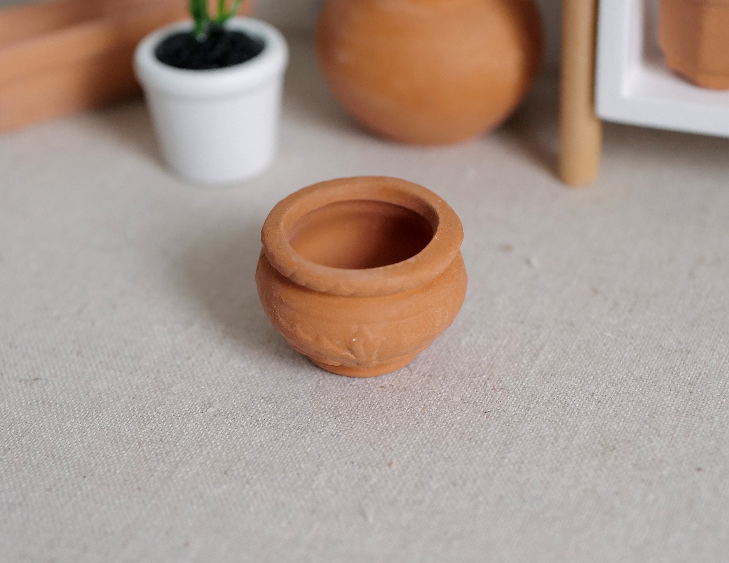 Dollhouse Sunflowers Plant in Ceramic Planter Pot 1:12 Scale Miniature  Flowers - Miniature Crush