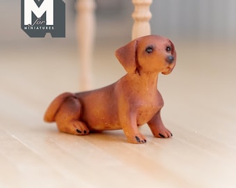 ミニチュア座りダックスフンド 1/12スケール ジオラマ犬 全長1-7/8インチ（キャスト樹脂製）（ブラウン） - H046