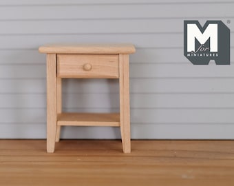 1:12 Dollhouse Supplies miniatyr omålad sovrumssängbord med låda - J043