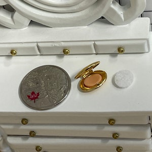 Set de maquillaje en miniatura con cierre de apertura, kit de cosméticos, set de belleza, caja de belleza, set de tocador de maquillaje a escala 1:12 - G059