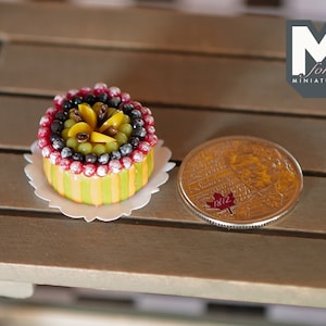 1:12 scale Dollhouse Supplies miniature Fruit Cake / Raspberry, Blueberry, Grape, Mango on top E011
