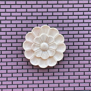 Dollhouse Supplies 2 Layers Leaf Ceiling Rose , Ceiling Medallions , Floral Ceiling Rose , Miniature Wall Flower Leaf - M - J051