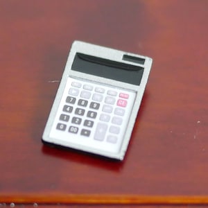 Miniature Dollhouse 1:12 scale calculator (metal) (silver) - G065