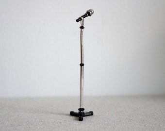 Dollhouse Supplies Miniature Microphone and Stand (Black) - C028