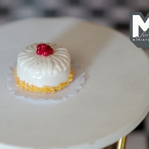 1:12 scale Dollhouse Supplies miniature Cherry Cake E012