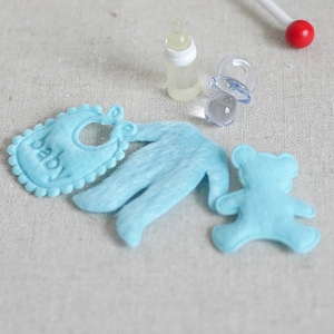 Dollhouse Supplies Miniature Dressing and Feeding Set of 5, 1:12 Scale Feeding Bottle - G064