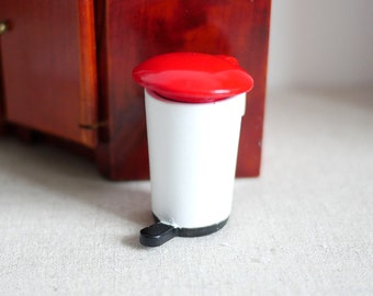 1:12 Dollhouse Miniature Garbage Bin Trash Can - D077