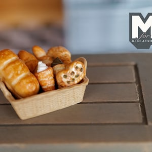 1:12 Puppenhaus Miniatur Frühstücksset, Bäckerei Set, Brot Set von 8 - D064