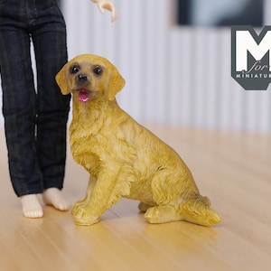 1:12 Dollhouse Miniature Sitting Golden Retriever - C079