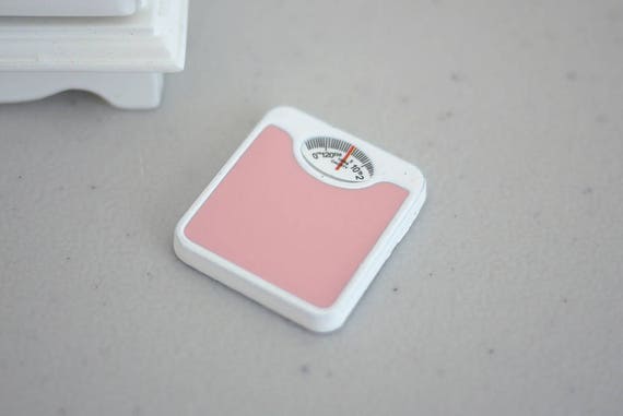 Báscula Miniatura Rosa De 2.3x2.6 Cm Para Casa De Muñecas, Accesorio Decorativo De Metal