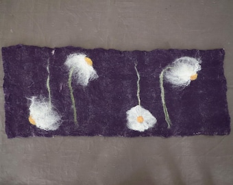 Felt Daisy Table Runner, Dark Purple Daisy Table Runner, Daisy Decor, Felted Wool Table Linen,