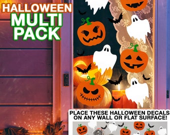 Puede incluir: Un paquete múltiple de Halloween con calcomanías de calabazas naranjas y fantasmas blancos, junto con siluetas de murciélagos negros. El texto dice "HALLOWEEN MULTI PACK" y "PLACE THESE HALLOWEEN DECALS ON ANY WALL OR FLAT SURFACE!"