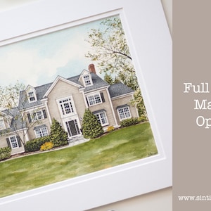 Op de afbeelding: Aquarel schilderij van een groot huis met een groen gazon, omlijst in een witte passe-partout. Het huis is beige met een donkergrijs dak en witte afwerking. De tekst "Full Scene Matted Option" is zichtbaar.