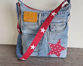 Elegante bolso vaquero grande con aplique de estrella, bolso de hombro vaquero reciclado, bolso cruzado de mezclilla con estrellas, vaqueros azules reciclados con parche rojo