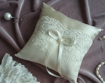 Wedding ring pillow Romantic style, wedding ivory delicate lace ring bearer pillow, swarovski exquisite lace pillow, classic wedding decor