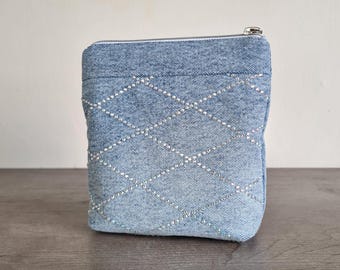 Bolsa de cosméticos para jeans azul claro con pedrería brillante, pequeña bolsa de maquillaje para jeans, pequeña bolsa de cosméticos con cremallera para jeans, regalo para ella