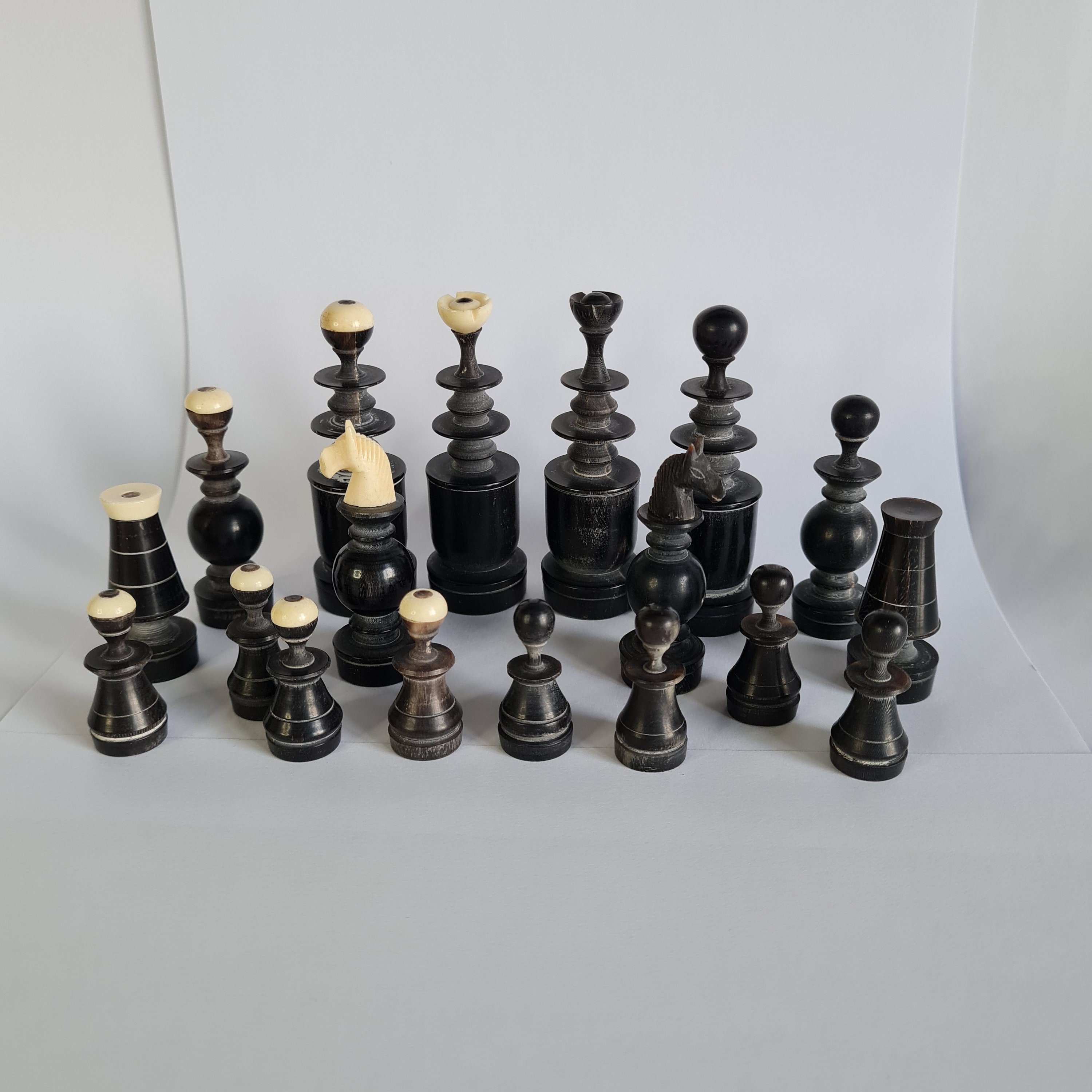 Antochia Crafts 14 Inches Custom Chess Set - Boxed Wooden Personalized –  ToysCentral - Europe