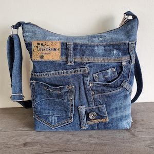 Medium size Jeans bag with pockets, Denim recycled crossbody bag, upcycled large Jeans shoulder bag, design handmade denim bag europe