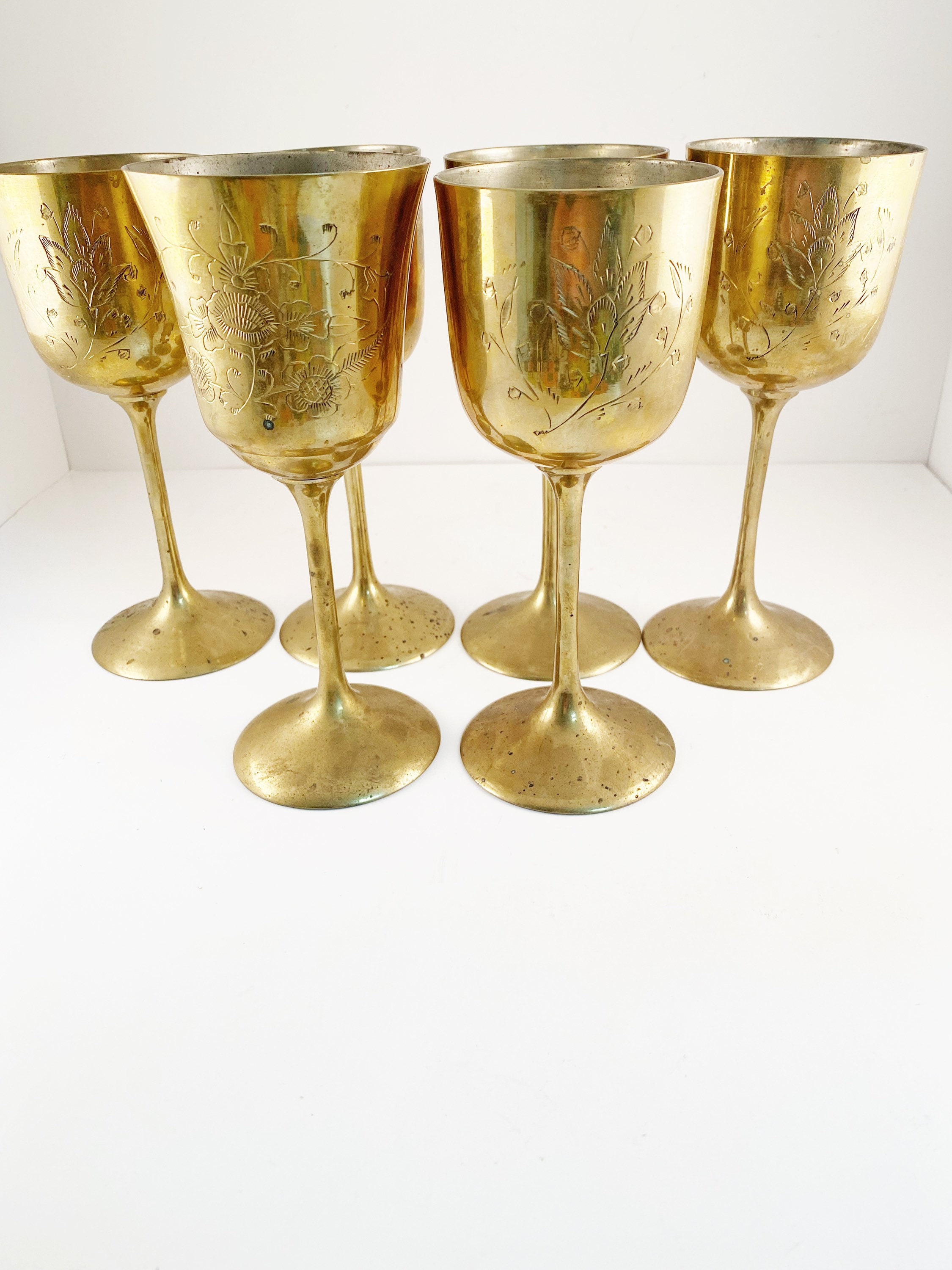 mardi gras wine glasses Mardi gras wine glass hand painted mask girls in bayou new orleans  Dez  Designs