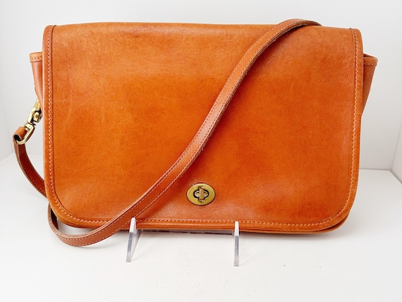 Vintage camel/tan leather coach purse/ shoulder bag - Gem