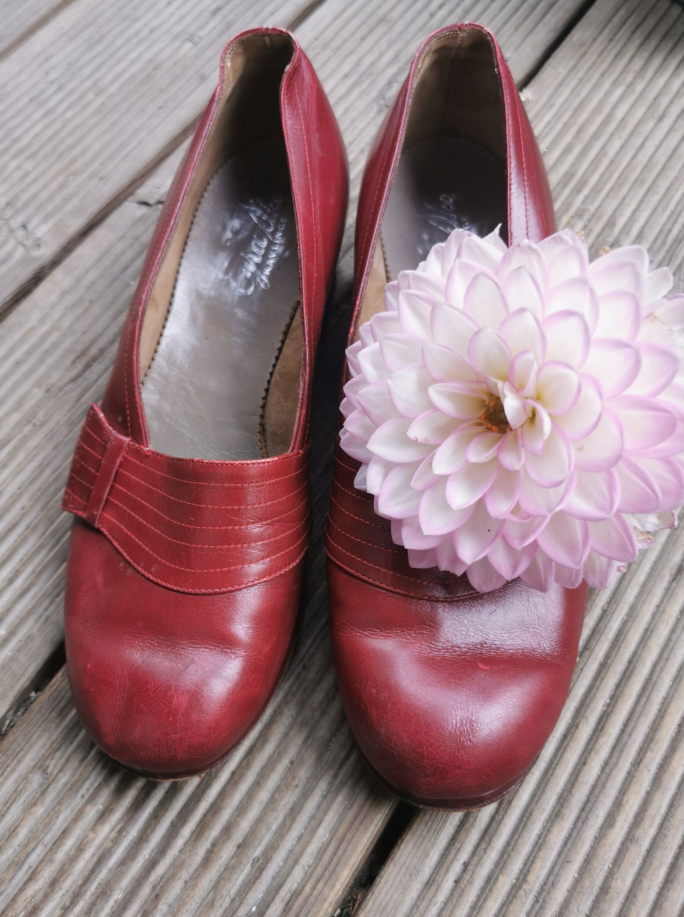 Vintage shoes shop 194s style