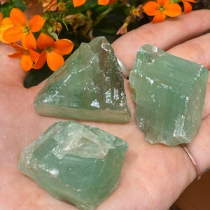 One Green Calcite Chunk, Green Calcite Stone, Rough Green Calcite, Pocket Stone, Calcite Chunk, Green Calcite