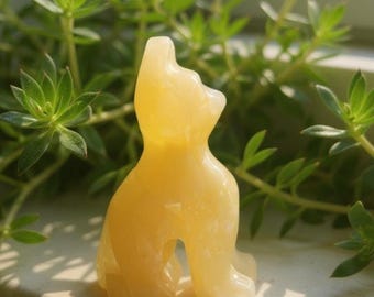 Mini Orange Calcite Cat Carving – Carved Crystal Kitty for Solar Plexus Energy, Halloween Décor, Healing Stone Gift, Animal Totem Statue