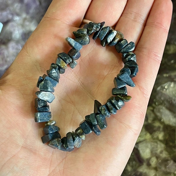 One Sapphire Stone Chip Bracelet, Stretchy Bracelet, September Birthstone, Throat Chakra, Wisdom Stone, Healing Energy, Boho Style, Talisman