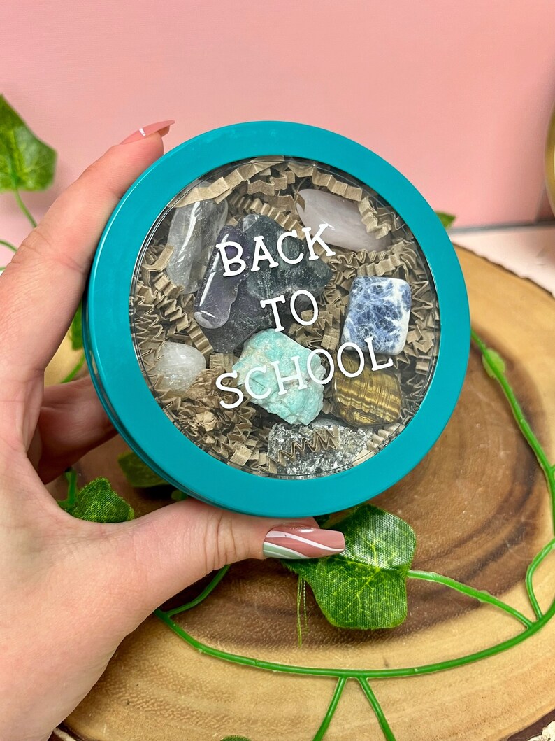 Kit de cristales personalizado para la vuelta al cole, caja magnética, piedras para estudiantes y aprendizaje, cristales para taquillas, energía curativa, regalo con monograma imagen 3