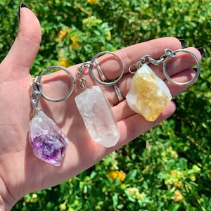 Crystal Keychain – Choose Amethyst, Citrine, Clear Quartz or Onyx – Healing Stone Keyring Boho Car Charm – Spiritual Gift for Her or Him