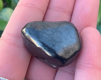 One Shungite Polished Tumbled Stone, Shungite Polished, Root Chakra, 5g Protection, Grounding Stone, Pocket Stone