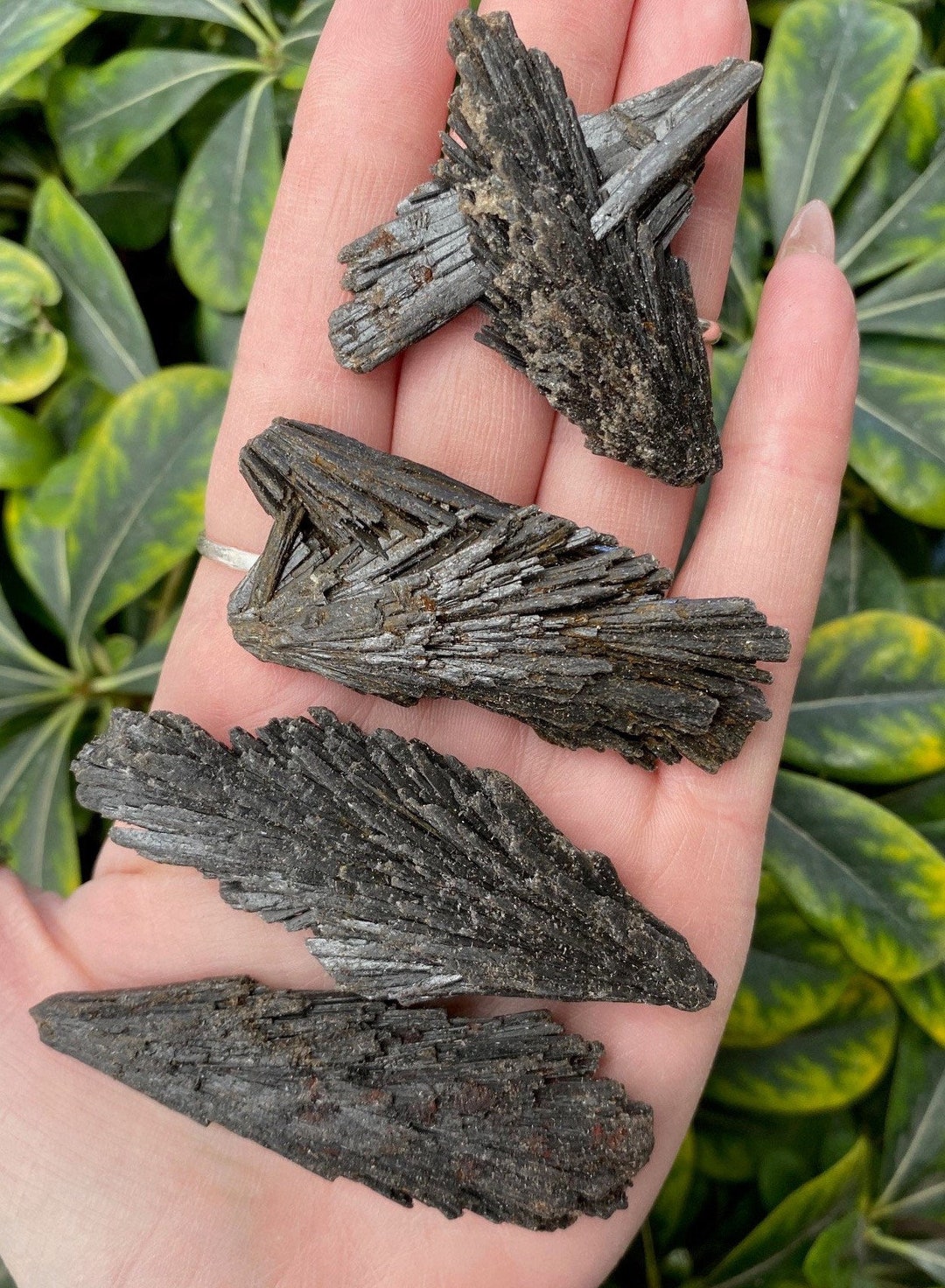 Black kyanite stone sale