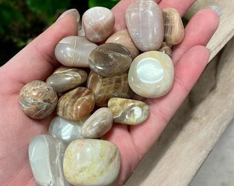 Peach Moonstone Tumbled Stone, One Peach Moonstone, Energy Stone, Pocket Stone, Female Energy, New Beginning, Girl Power, Empowerment