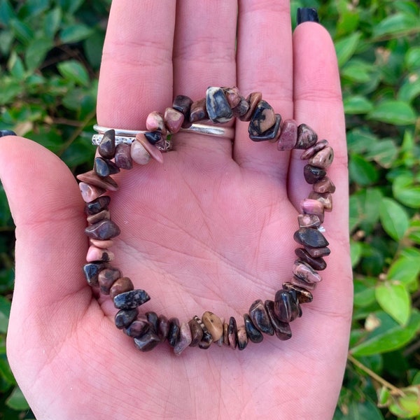 One Rhodonite Stone Chip Bracelet, Stretch Bracelet, Pink Black Bracelet, Heart Chakra, Love Stone, Bridesmaid, Passion, Desire, Lust