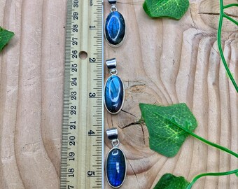 925 Sterling Silver Oval Labradorite Necklace - 3cm Natural Gemstone Pendant