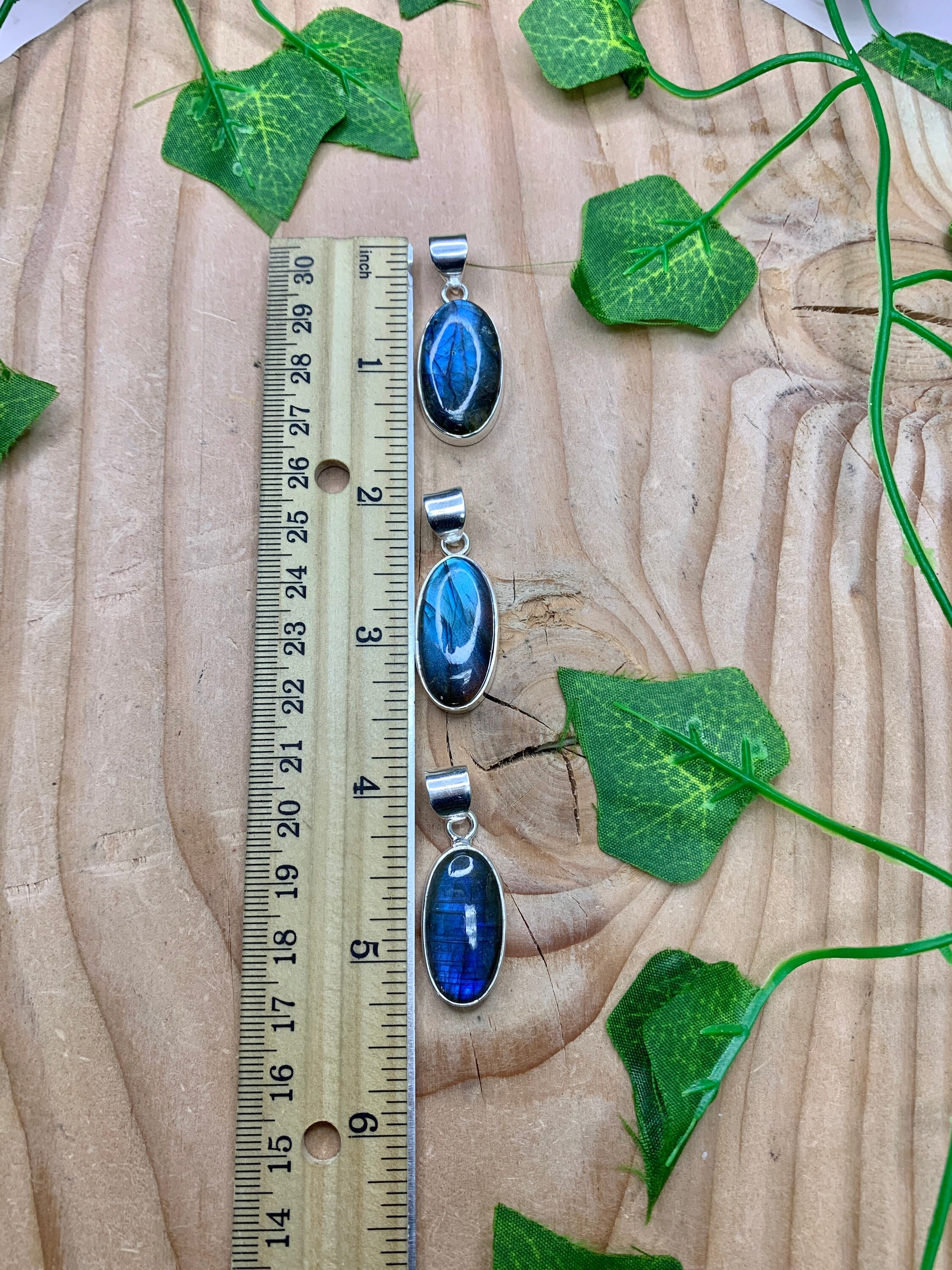 925 Sterling Silver Oval Labradorite Necklace - 3cm Natural Gemstone Pendant